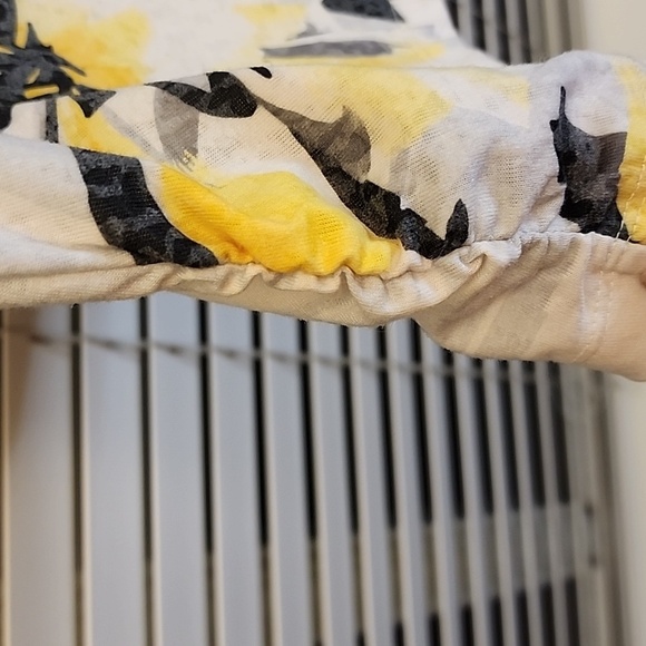 Chicos Easywear Womens Blouse Top Size PETITE Yellow & Black Floral 3/4 Sleeve - Picture 5 of 9